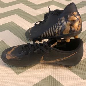 Nike Men's Mercurial Vapor 12 Club MG Soccer Cleats AH7378-077 Black/Gold
